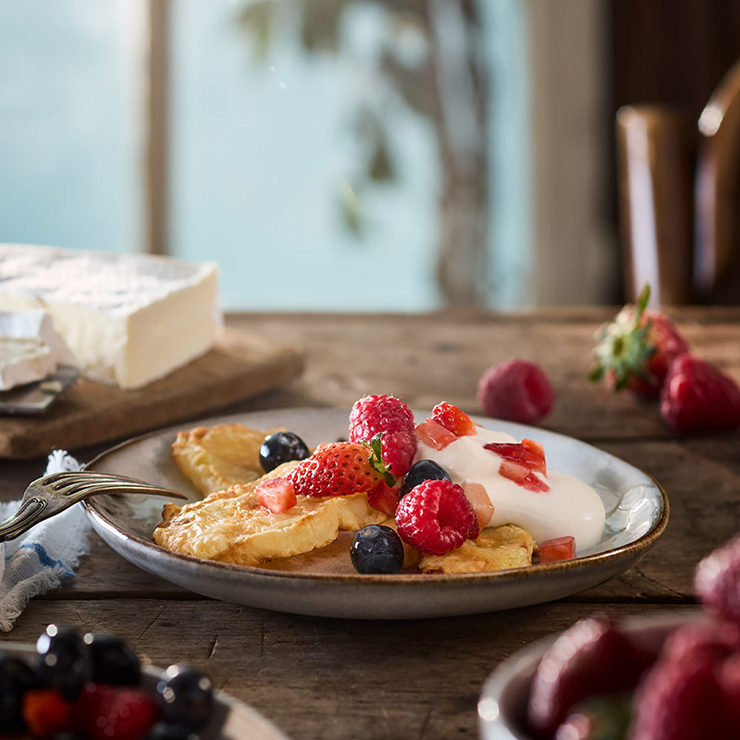 FRASIG BRIE – MED SOMMARBÄR