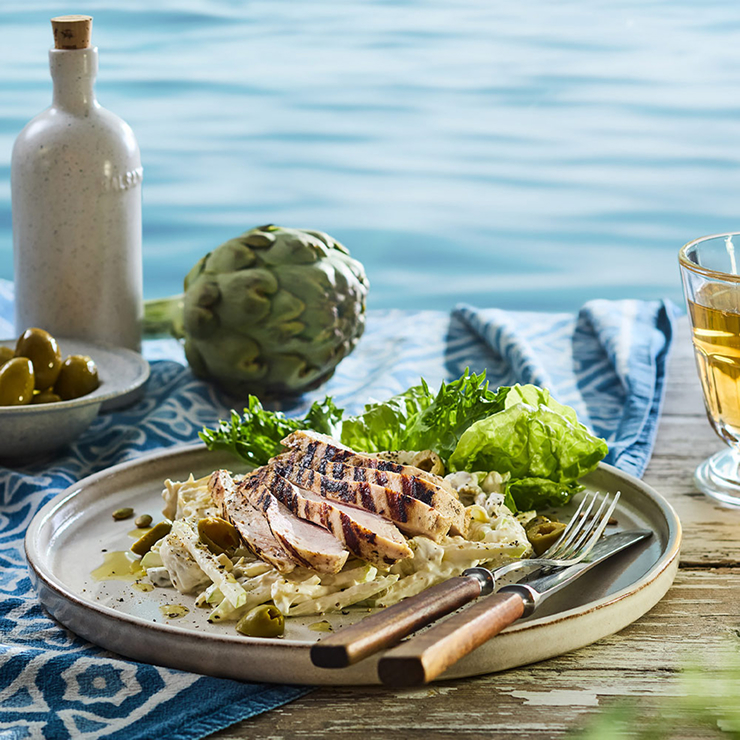 GRILLAD KYCKLING – MED ÄPPLE & KRONÄRTSKOCKSSALLAD